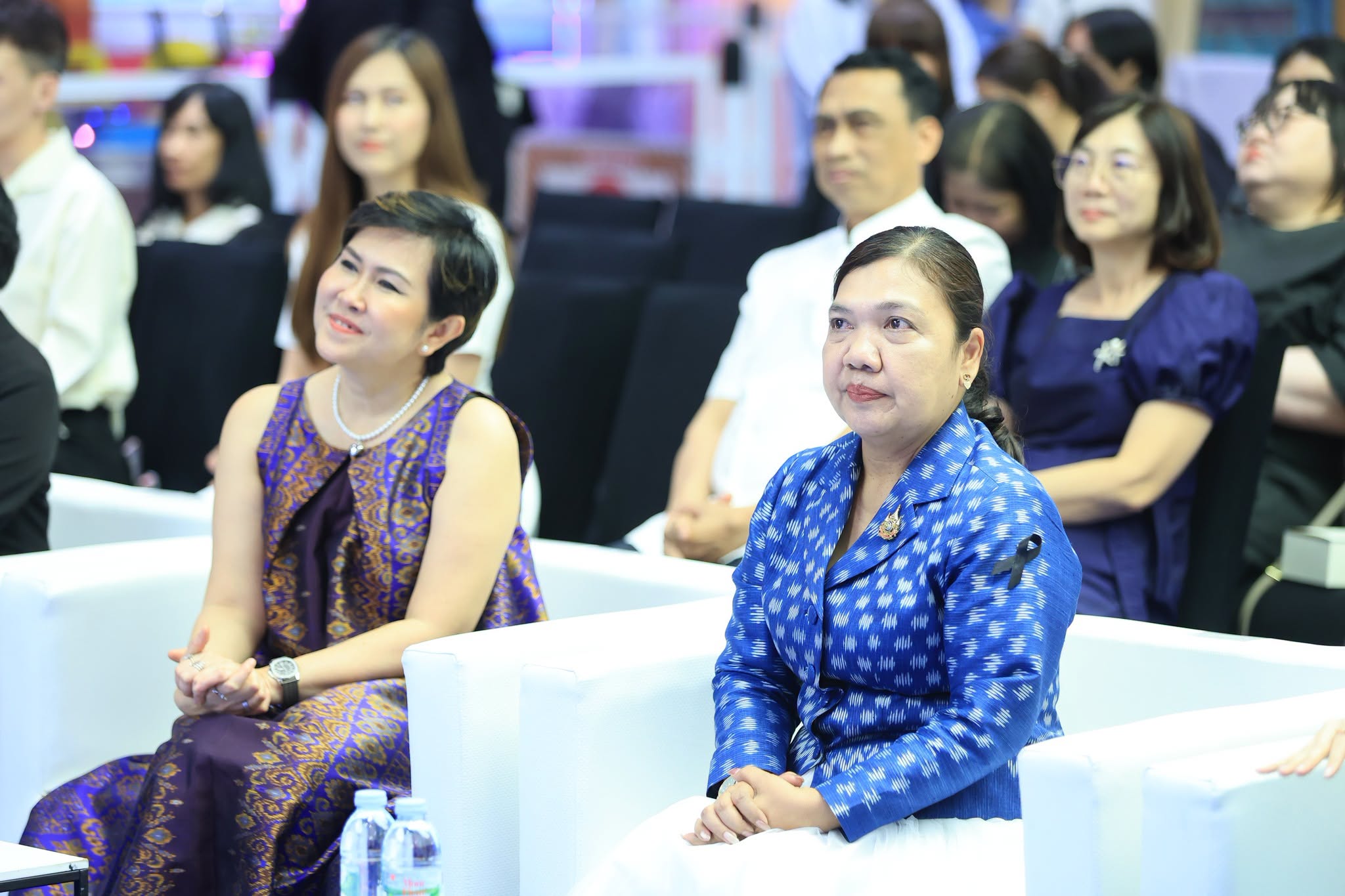 title - ส.ป.ก. ร่วมเป็นเกียรติในพิธีเปิดงานโครงการประชาสัมพันธ์และส่งเสริมการจำหน่ายผ้าไหมและผลิตภัณฑ์หม่อนไหมสัญจร ณ กรุงเทพมหานครและจังหวัดนนทบุรี ครั้งที่ 2